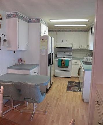 5th image of 804 Holly Berry Ct