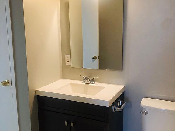 5th image of 2506 W Stroud Ave APT 202