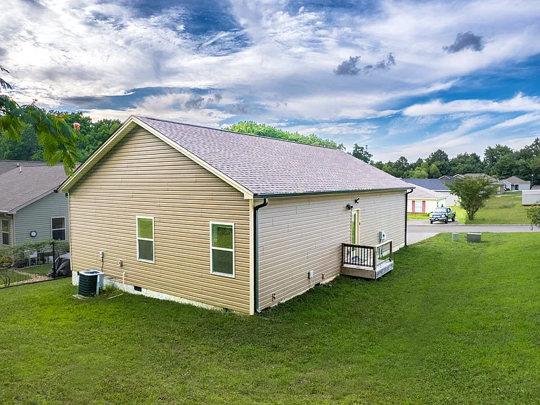 1610 Southern Heights Cir SE — Photo 19