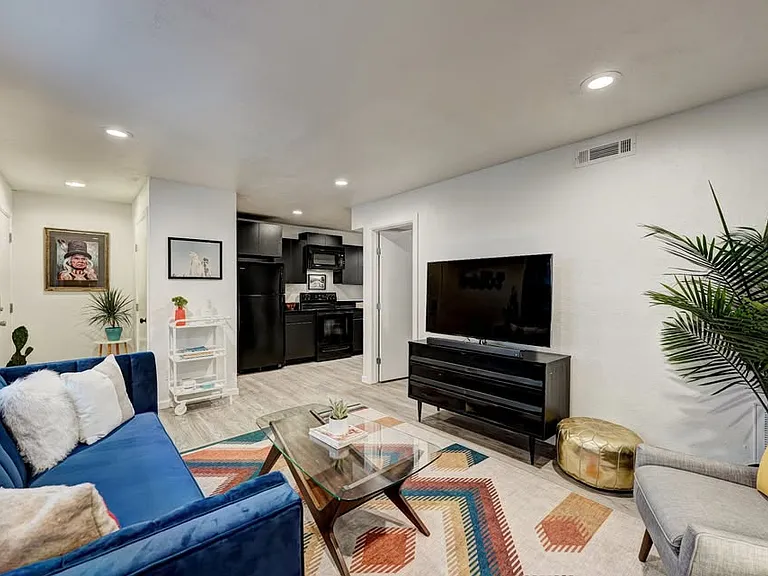 511 NW 29th St #3 — Photo 8