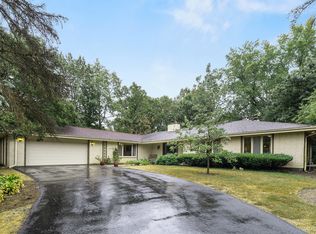 16W445 Timberlake Dr, Willowbrook, IL