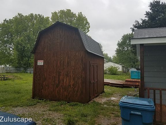 3rd image of 3030 6th Ave E
