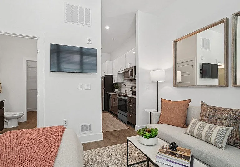 Link Apartments NoDa 36th — Photo 2
