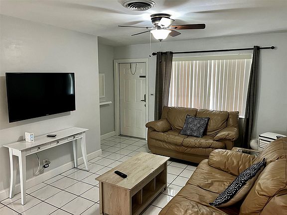 3rd image of 2678-2692 NW 65th Avenue