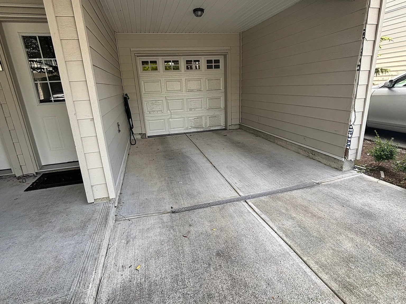 Spacious Corner Townhome Unit — Photo 2