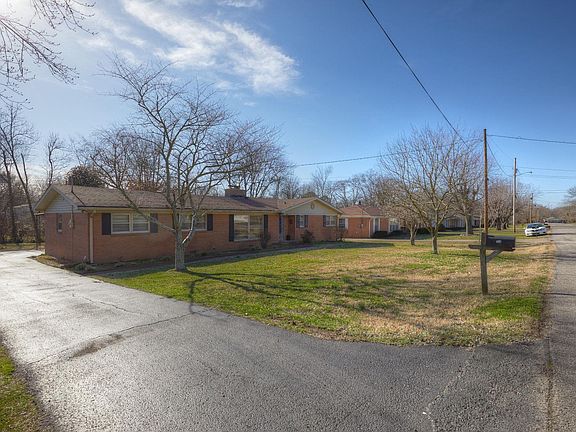 2nd image of 124 Oaks Dr