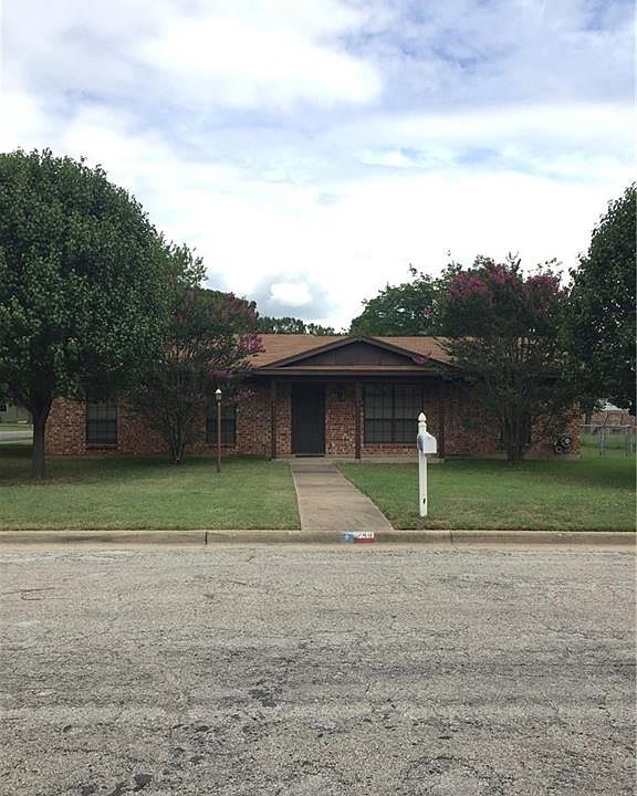 1st image of 748 Bridle Ave
