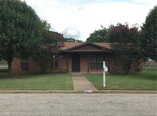 748 Bridle Ave, White Settlement, TX 76108