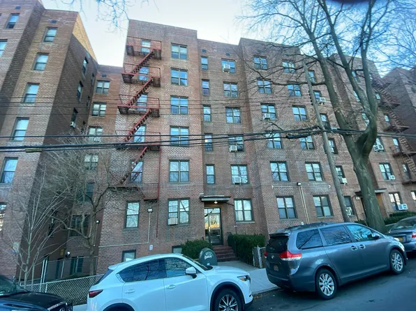 740 E 232nd St APT 5G, Bronx, NY 10466