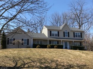 2 Queen Anne Ln, Great Meadows, NJ 07838