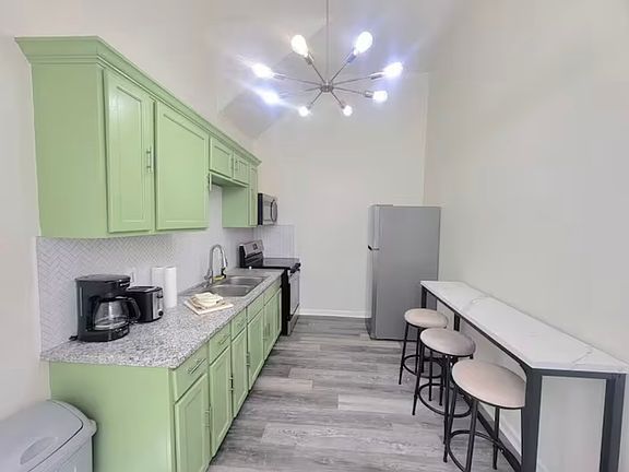 2nd image of 1810-12 Lapeyrouse St #1812
