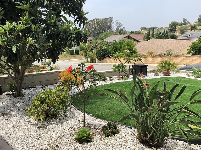 E Nanette Ave — Photo 12
