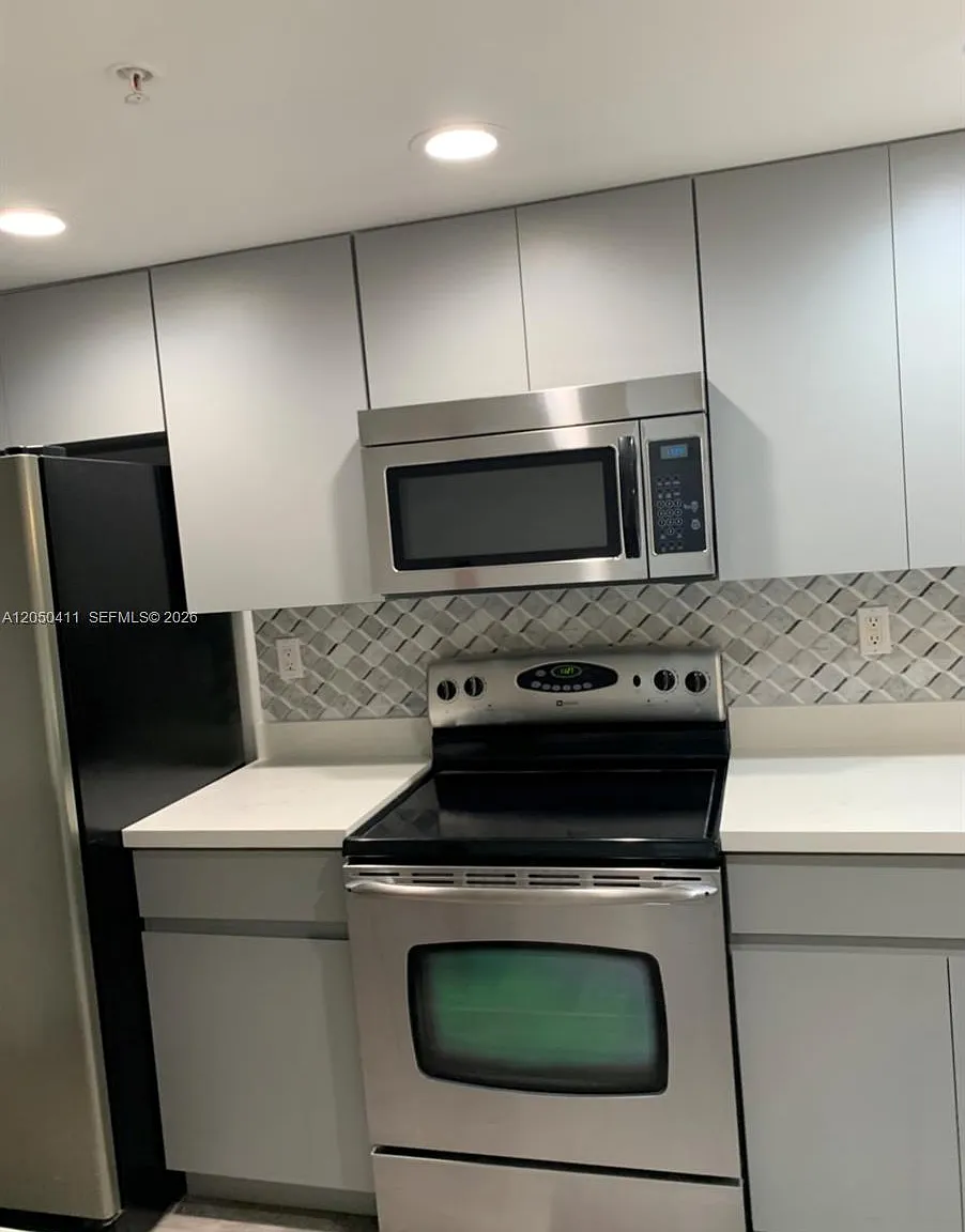2 bed, 1200 sqft, $3,600 — Photo 1