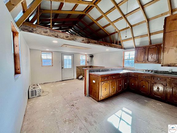 3rd image of 5998 Golden Nugget Private Rd