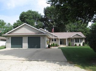 1040 W Smith St, Watseka, IL 60970
