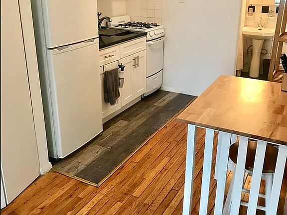 3rd image of 1575 3rd Ave APT 2D