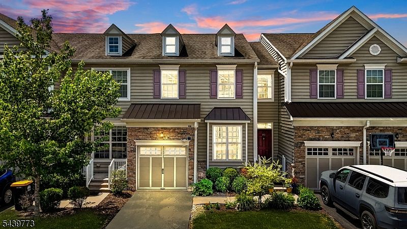1st image of 97 Autumn Ln