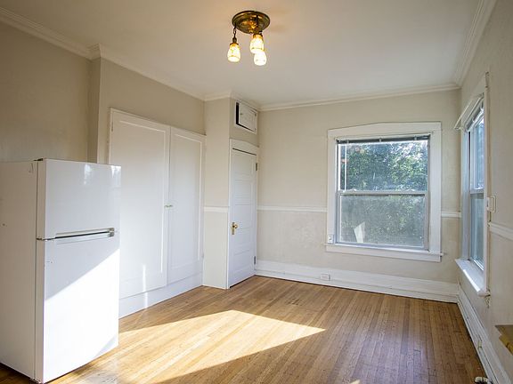 4th image of 1235 SE Yamhill St #10