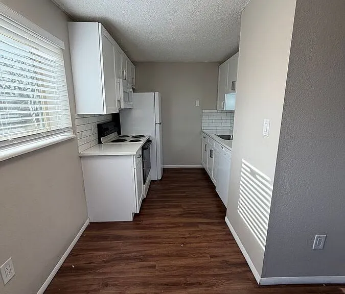 1065 Saulsbury St #101 — Photo 4