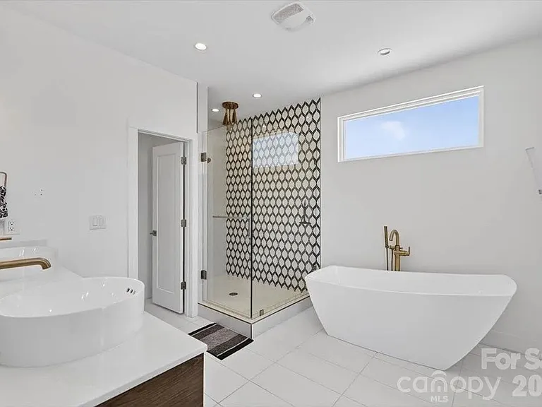 120 Mattoon St — Photo 9
