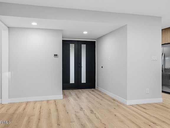 5th image of 10557 Reseda Blvd