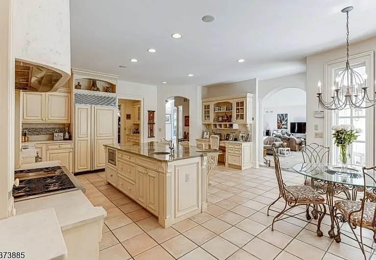 21 Stoningham Dr — Photo 13