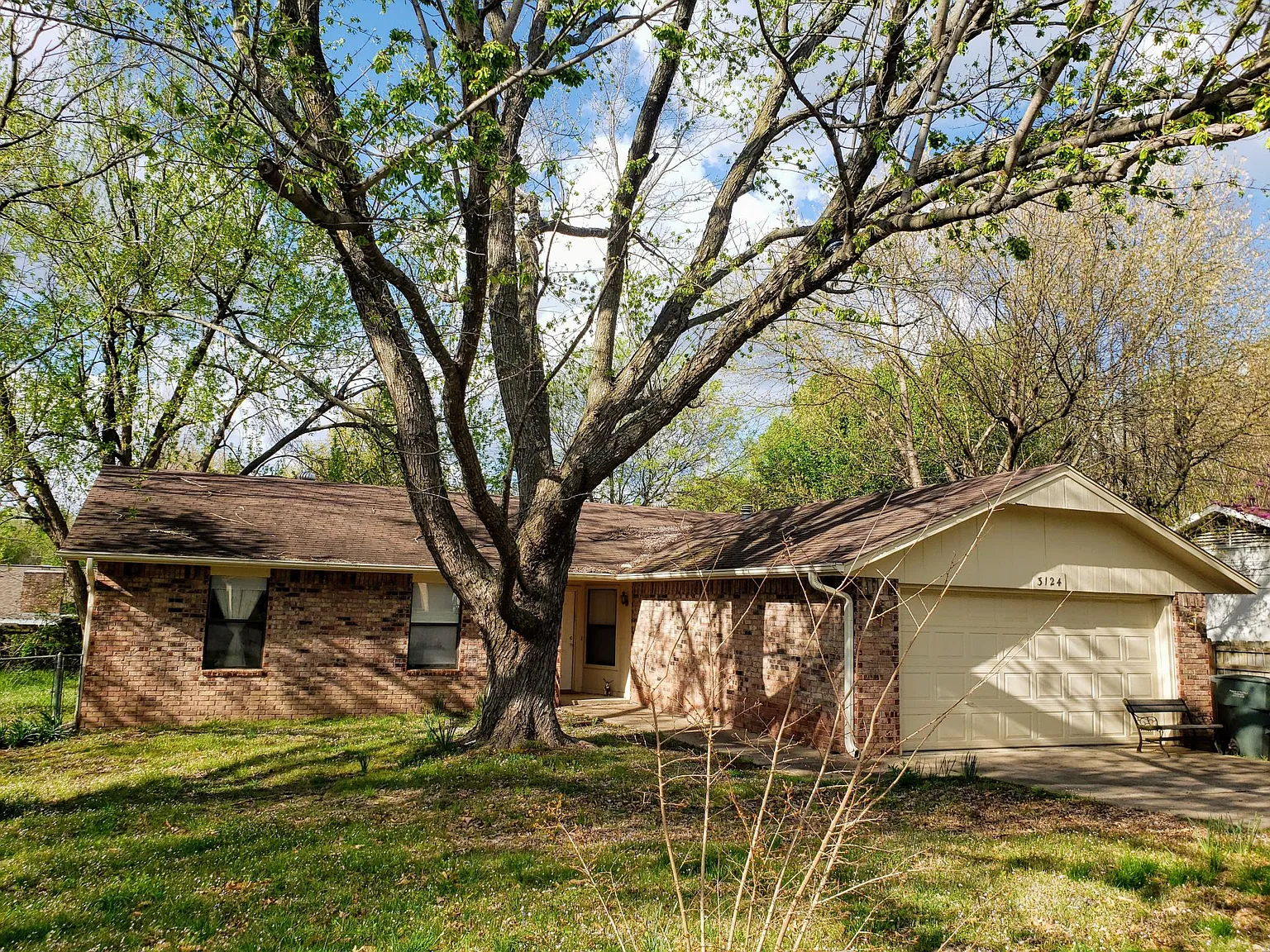 3 bed, 1510 sqft, $1,800 — Photo 1