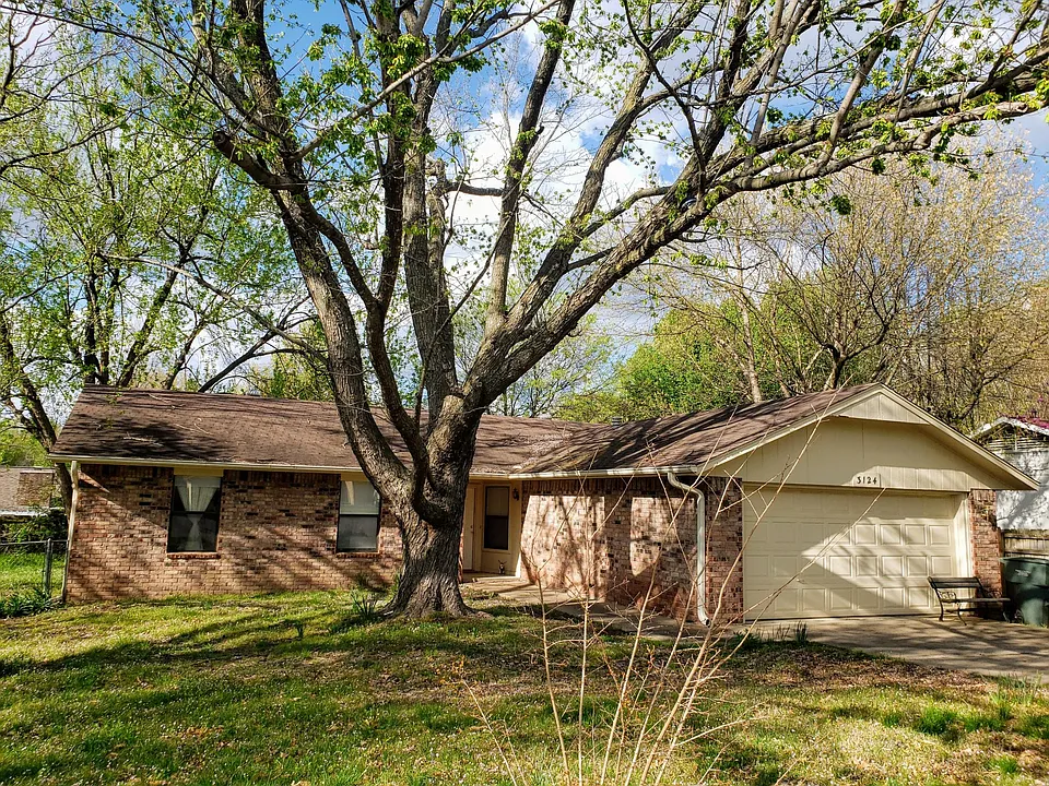 3124 E Pawnee Ct
