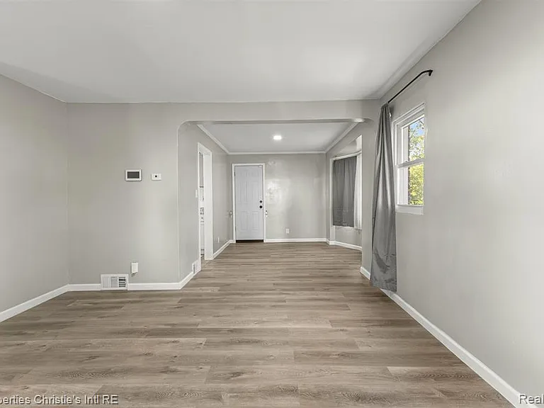 10838 Nottingham Rd — Photo 8