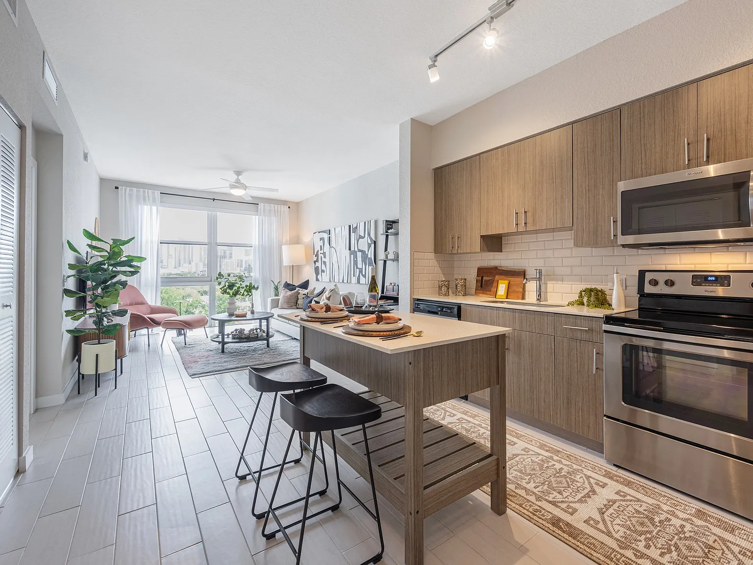 Riverhouse at 11th Apartments — Photo 3