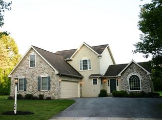 227 Holly Ln, Lancaster, PA 17602