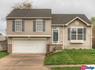 15818 Briar St, Omaha, NE 68136