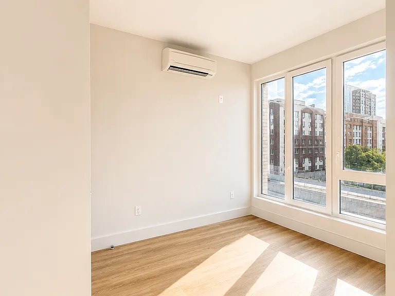 91 Bruckner Blvd #504 — Photo 8