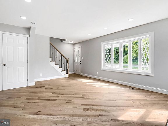 5th image of 4912 Ridge Rd