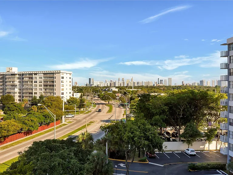 1300 NE Miami Gardens Dr #714E — Photo 10