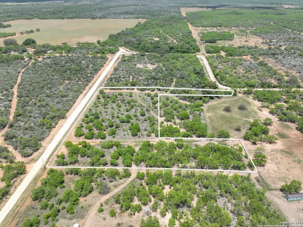 001 TRACT 4 & 6 CR 7421 LOT LT5&6, Hondo, TX 78861