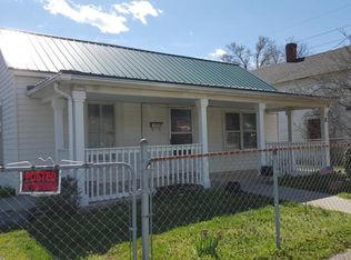 328 W Burwell St, Salem, VA 24153
