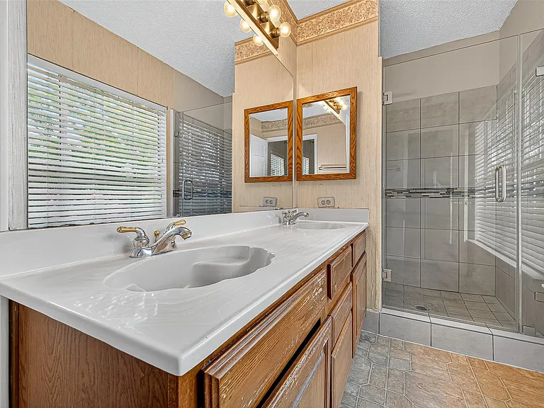 4514 Treasure Trl — Photo 36
