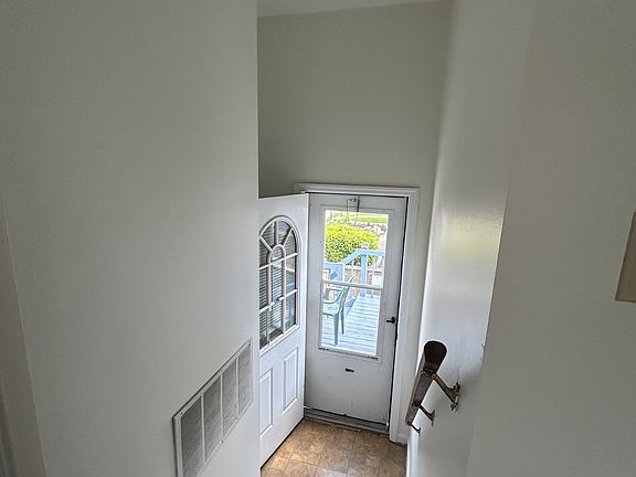 5th image of 612 Vine St #2