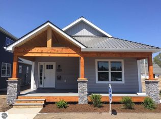 340 W 13th St, Traverse City, MI