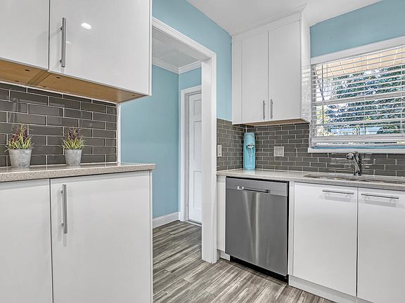 4th image of 531 W Kalmia Drive #2