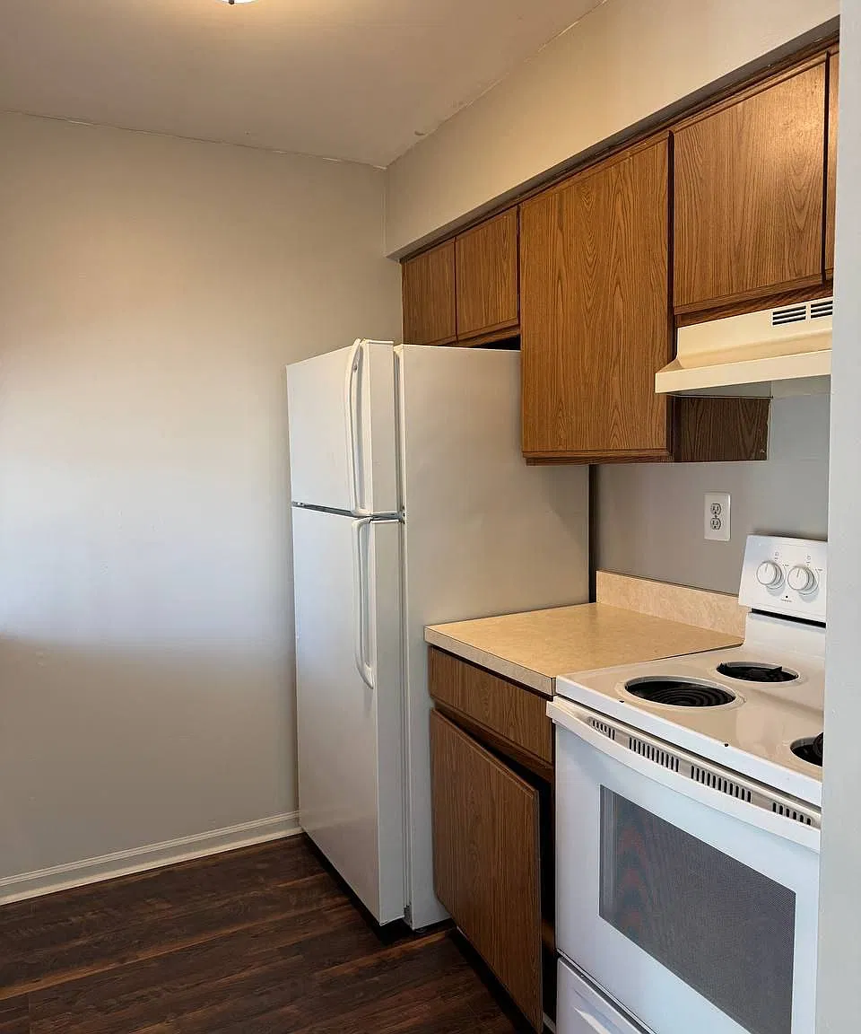 2 bed, 1003 sqft, $1,800 — Photo 3