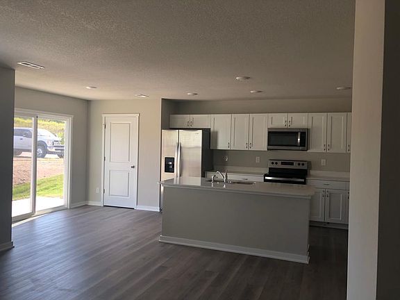 4th image of 358 Juniper Dr