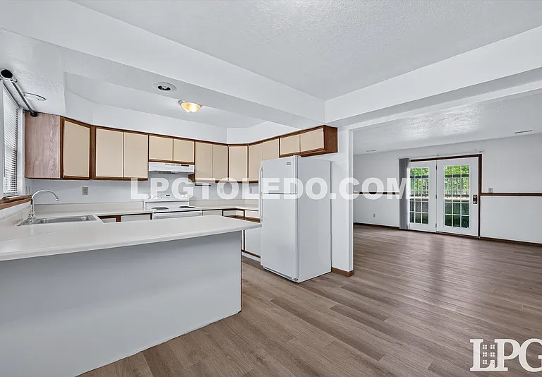 801 Hilltop Ln #101 — Photo 16