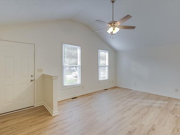 4th image of 238 Donalynn Dr