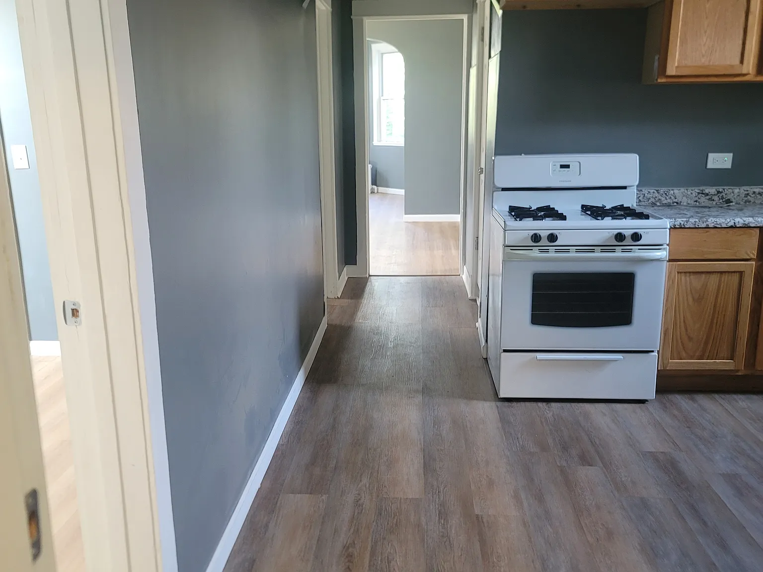2 bed, 1000 sqft, $1,500 — Photo 3