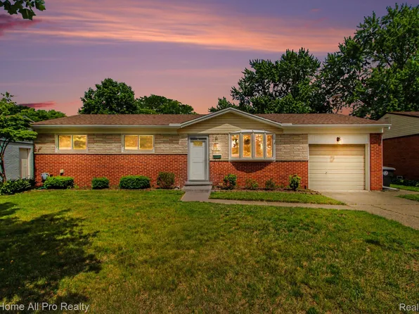 14242 Park St, Livonia, MI 48154
