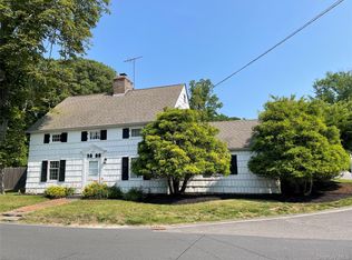 23 Lloyd Harbor Rd, Lloyd Harbor, NY 11743