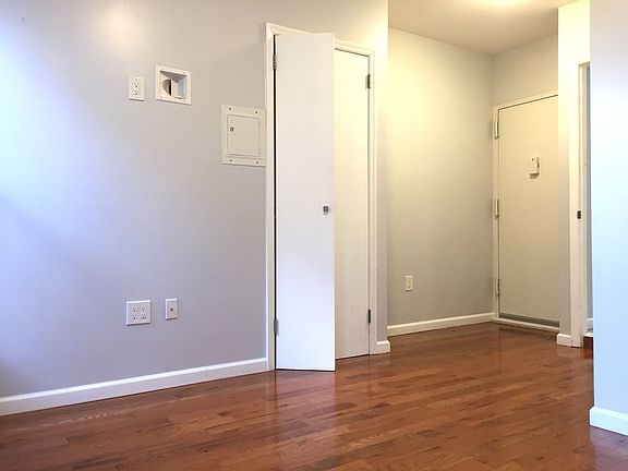 3rd image of 53 Ten Eyck St APT 2L