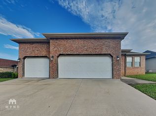 5574 S Lexington Ave, Springfield, MO 65810